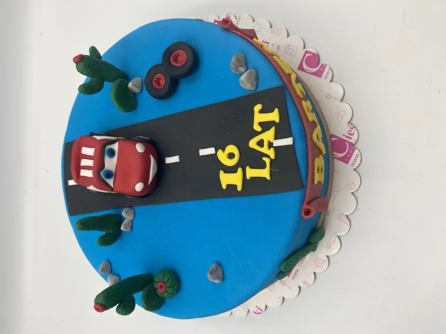 Tort z Zygzakiem McQueenem