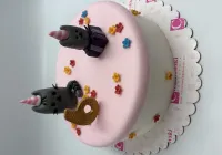 Tort z kotkami