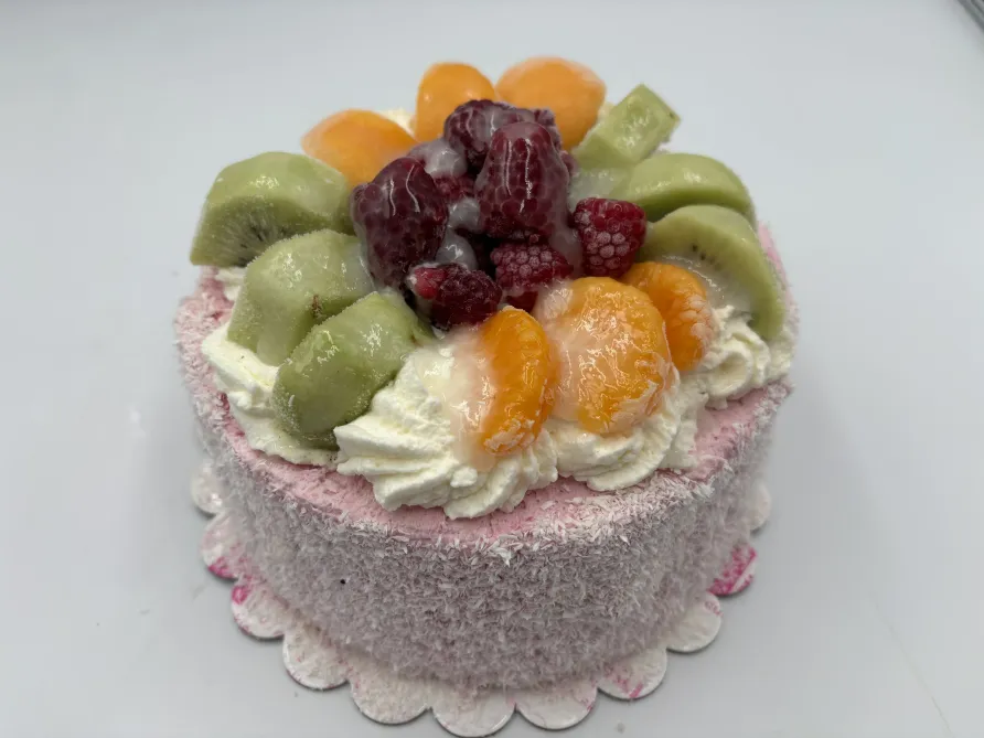 Tort śmietanowo-Malinowy