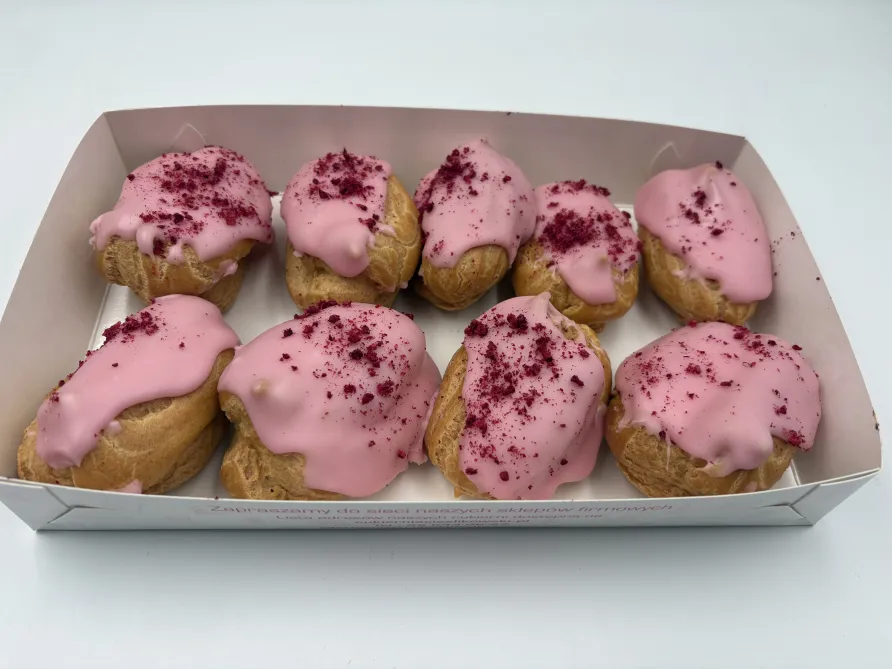 Mini eklerki truskawkowe