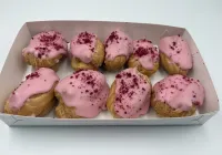 Mini eklerki truskawkowe